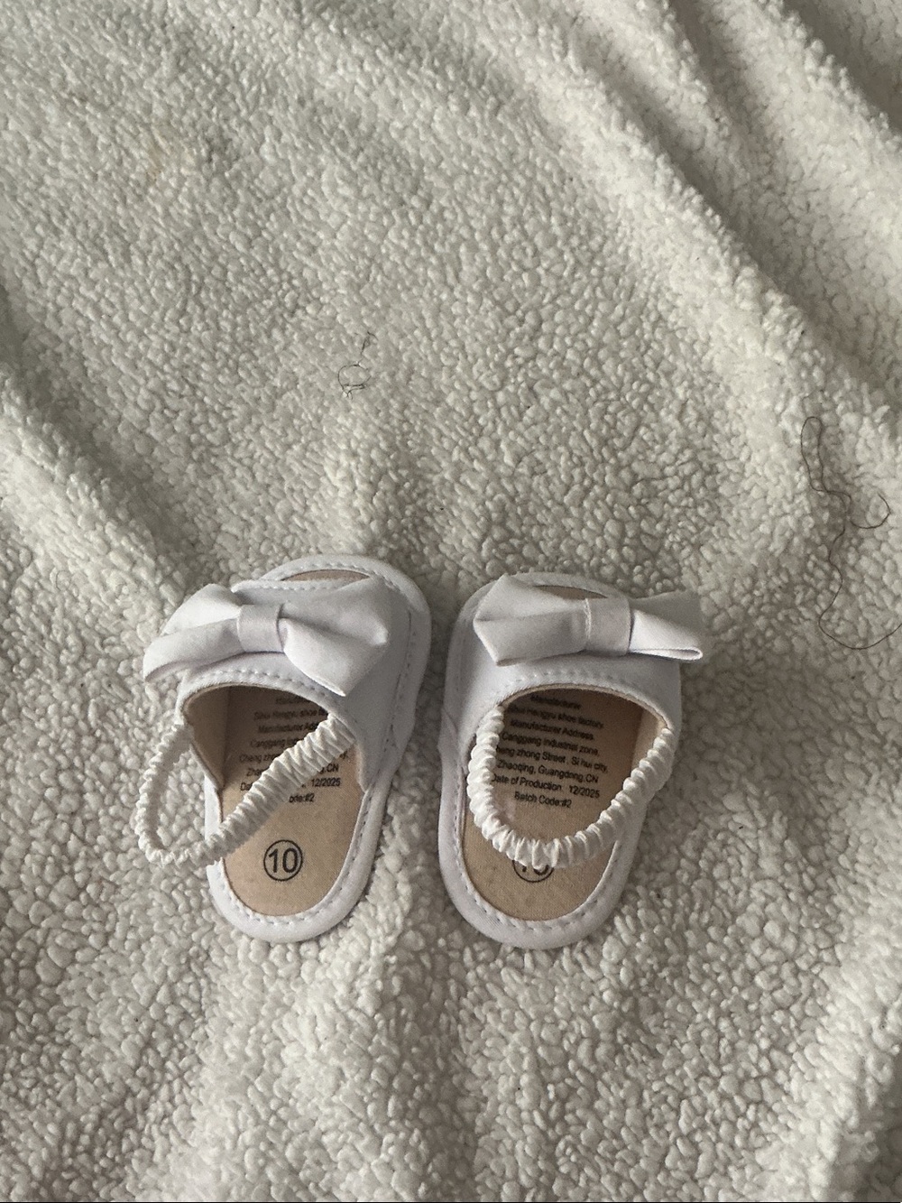 GAP White Baby Bow Mary Jane Shoes